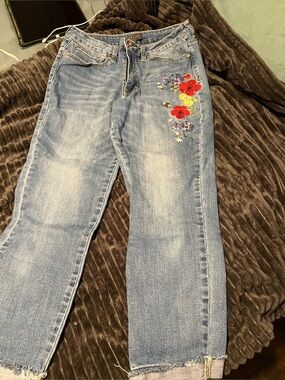 Highline embroidered size 29 raw edge jeans